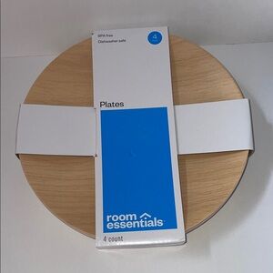 NWT Room Essentials Light Wood Grain Dinner Plates.  Set of 4.  Natural Beige